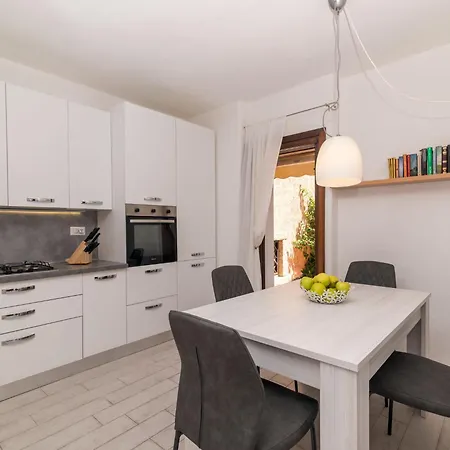 Trudi By Interhome Канниджионе